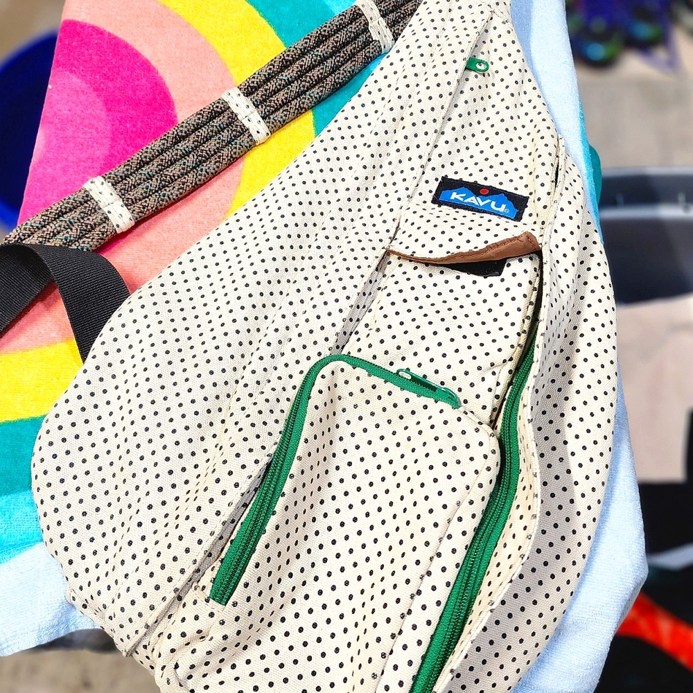 Kavu side bag, messenger bag with zip pull sections and 3rope straps